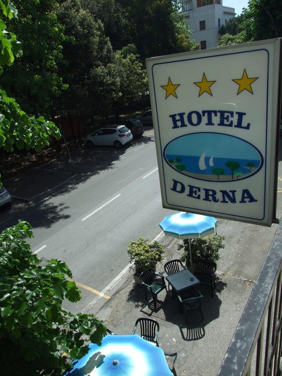Hotel Derna Виареджо Екстериор снимка