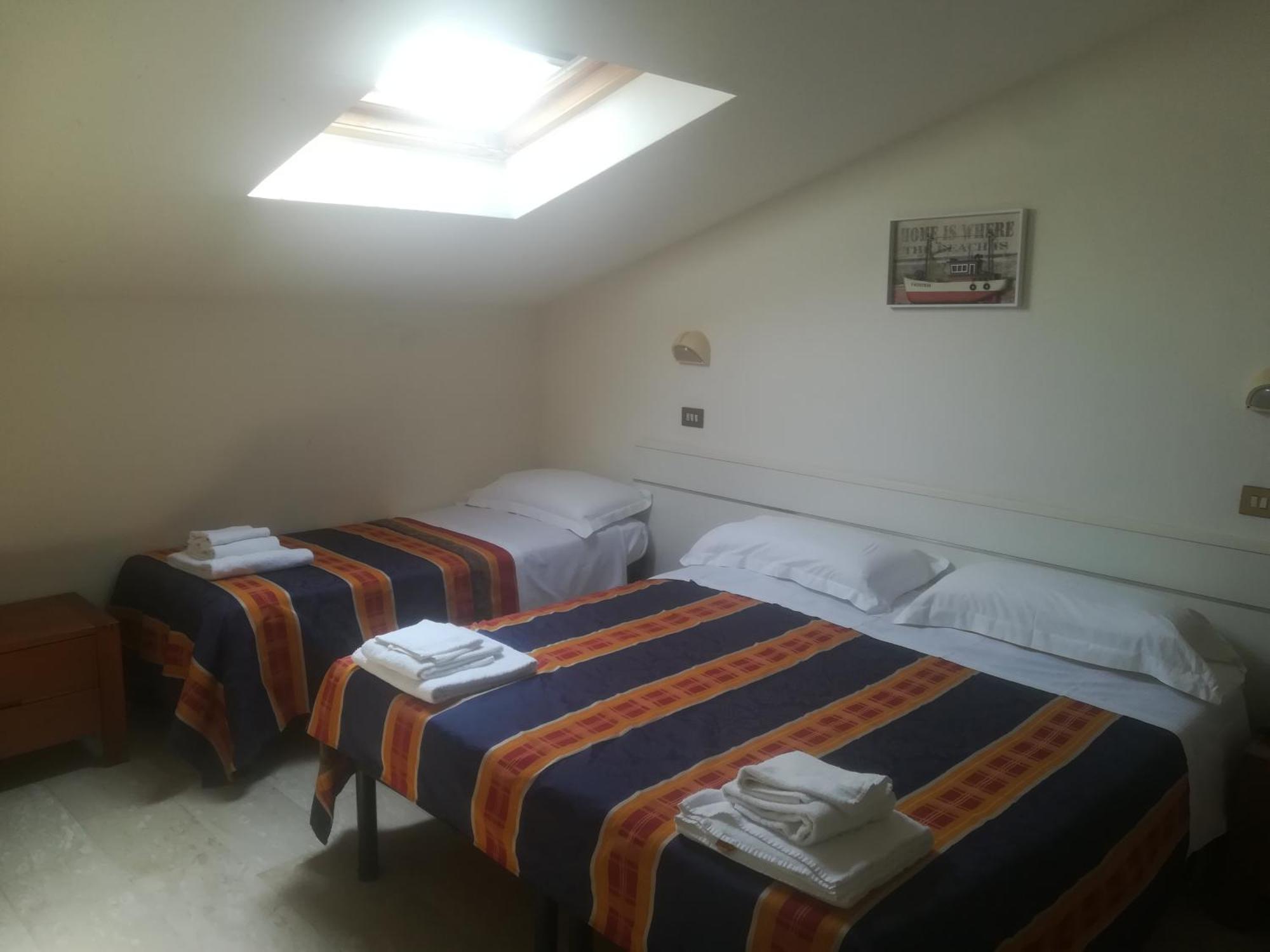 Hotel Derna Виареджо Екстериор снимка