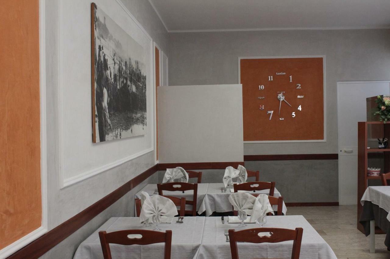 Hotel Derna Виареджо Екстериор снимка
